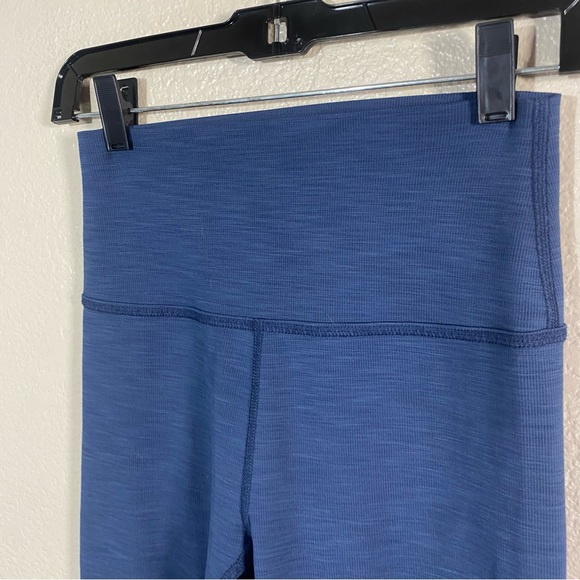 Beyond Yoga Navy Spacedye Blue Leggings Medium Cropped - Picture 4 of 7